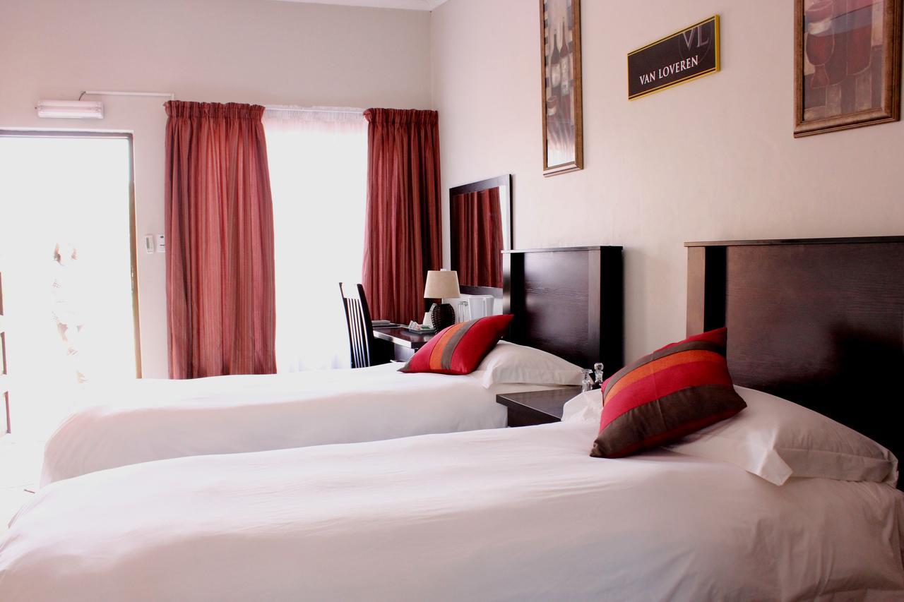 The Lazy Grape Guest Lodge & Spa Benoni Exterior foto